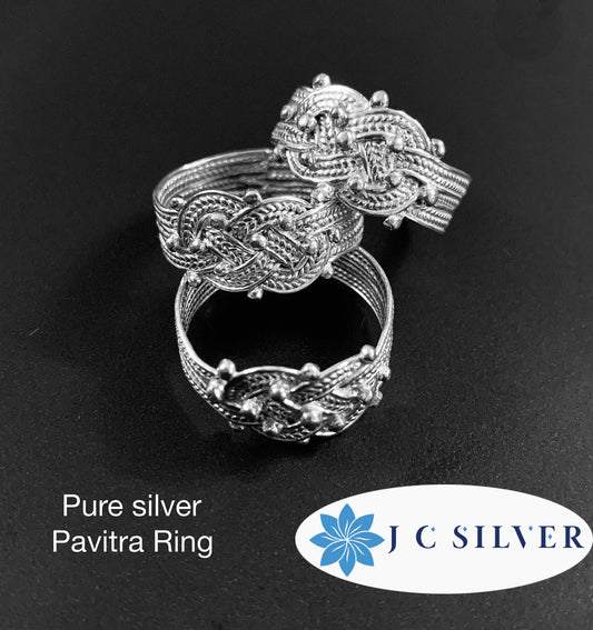 Pavitra Ring silver
